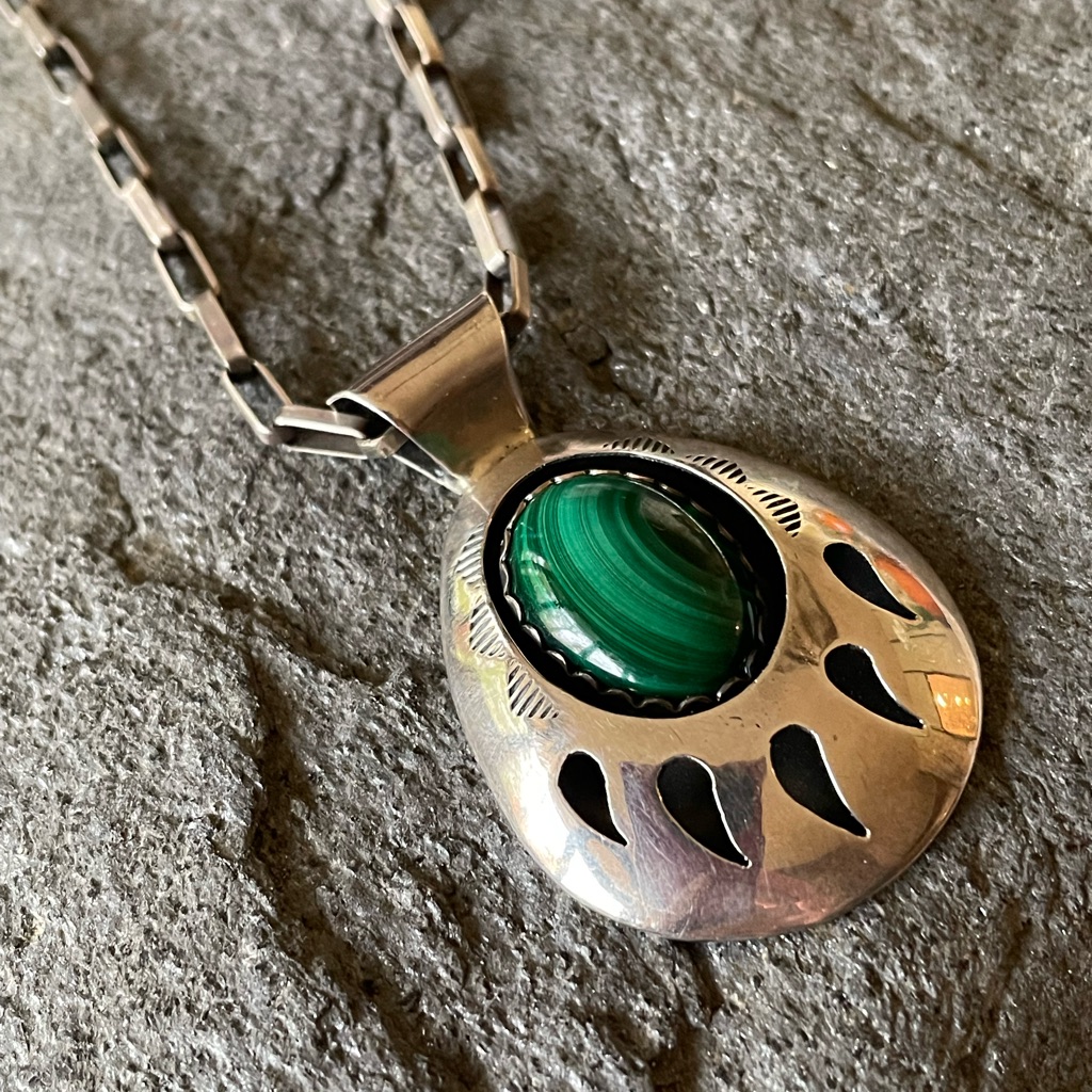Navajo Vintage Native American Malachite Bear Paw Pendant